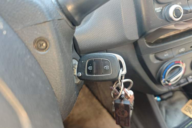 Used Hyundai Verna (older generation) 2017 1.4L Manual Refreshed Version China VI Standard Vehicle Key