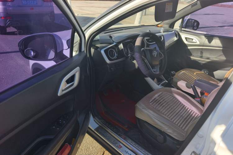 Used Brilliance V3 2015 1.5T Manual Urban Model
