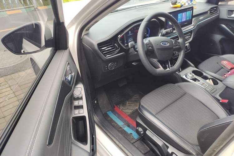 Used Ford Focus 2021 Hatchback EcoBoost 180 Automatic Titanium Edition
