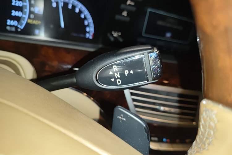 Used Mercedes-Benz S-Class 2012 S 400 L HYBRID Grand Edition Gear Lever