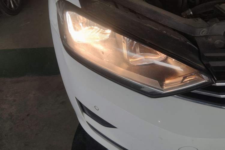 Used Volkswagen Golf Sportsvan 2018 230TSI Automatic Luxury Model Right Front Headlight