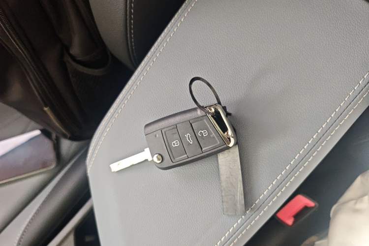 Used Volkswagen Lavida 2023 Revised Version 1.5L Automatic 5 Millionth Edition Vehicle Key