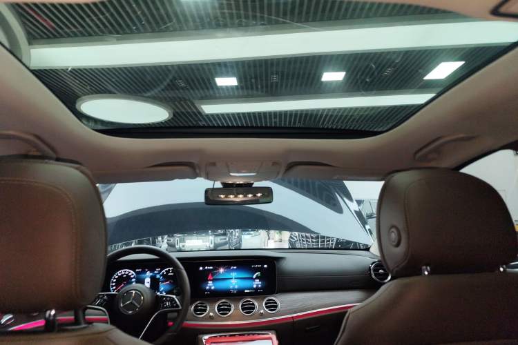 Used Mercedes-Benz E-Class 2022 Second Facelift E 300 L Luxury Edition Headliner