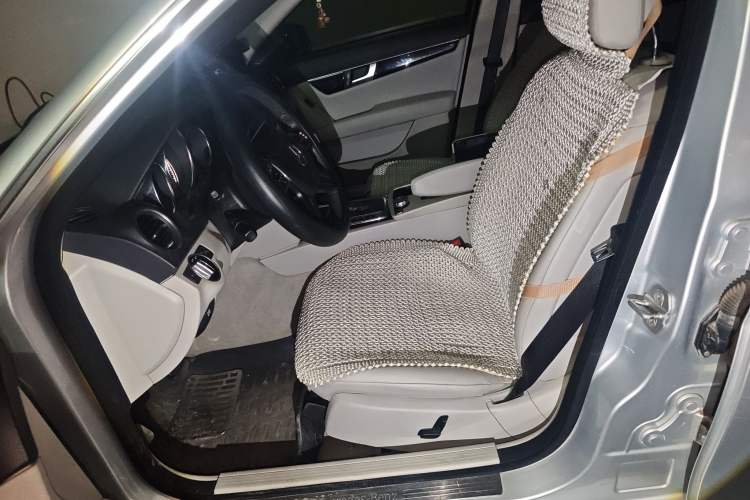 Used Mercedes-Benz C-Class 2011 C 180K Classic model