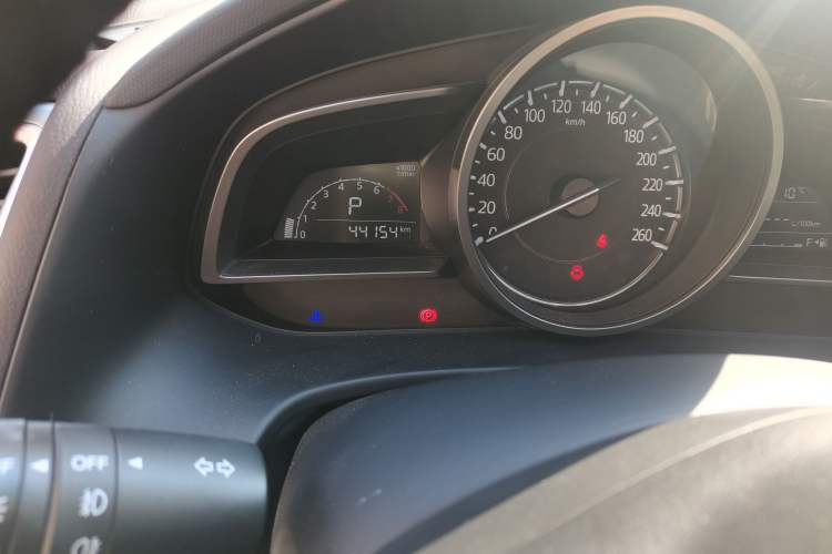 Used Mazda CX-4 2018 2.0L Automatic Two-Wheel Drive Blue Sky Premium Upgrade Version China V Standard
