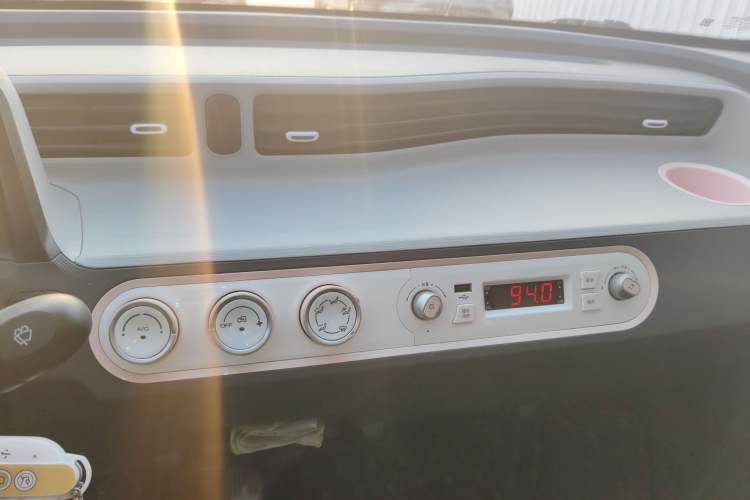 Used Wuling Hongguang MINIEV 2022 Macaron Premium Model – Lithium Iron Phosphate
