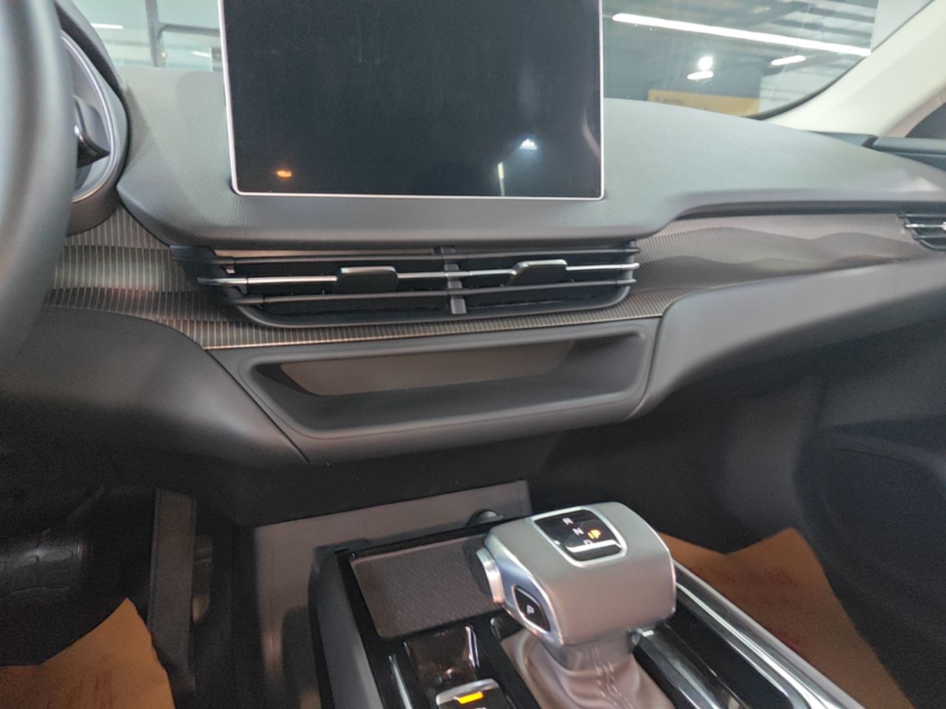 Hongqi E-QM5 2024 450km Range Commuter Version — снимка 15