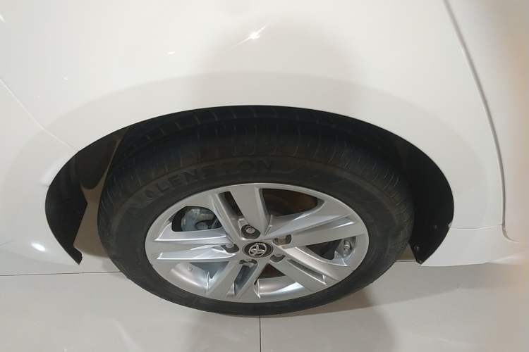 Used Toyota Levin 2022 185T CVT Luxury Edition Right Rear Wheel Hub