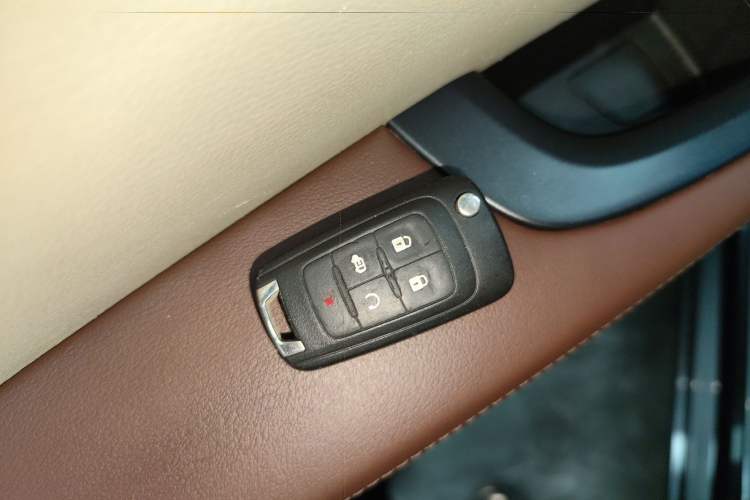 Used Buick GL8 2018 28T Luxury Model China VI Standard
