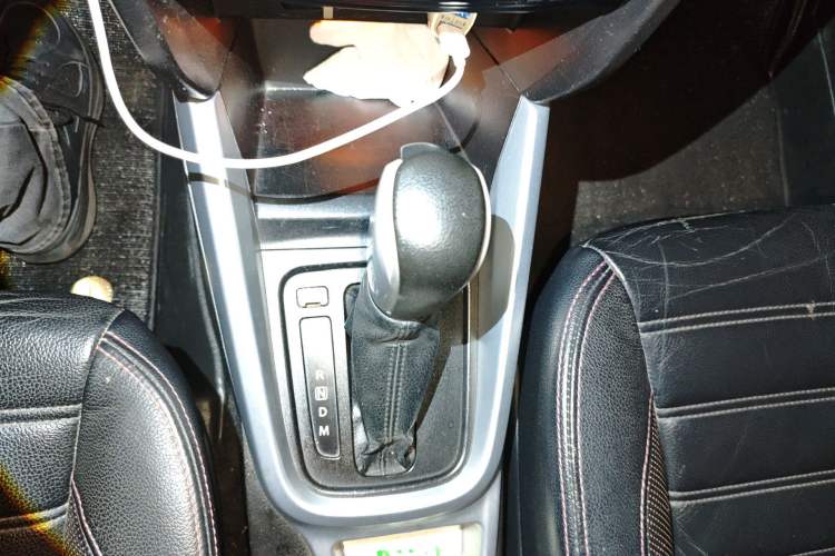 Used Suzuki Vitara 2016 1.4T Automatic Two-Wheel Drive Luxury Version Gear Lever