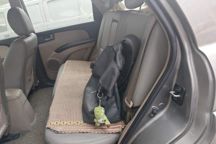 Used Kia Sportage 2012 2.0L Manual Two-Wheel Drive GL Trim
