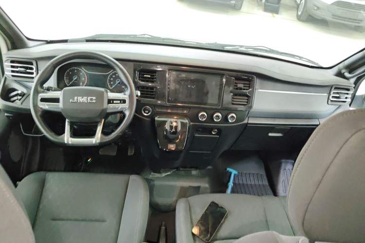 Used JMC Fushun 2023 2.0T Automatic Short-Wheelbase Low-Roof Commercial & Multi-Purpose Passenger Vehicle 6-Seater with Dual-Opening Tailgate