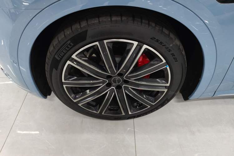 Used Hima Luxeed R7 2024 All-Electric 736 km Ultra