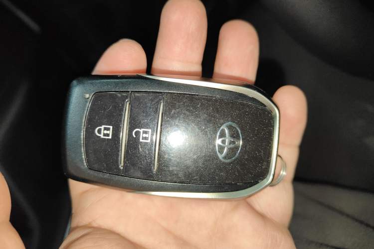 Used Toyota Highlander 2024 2.5L Smart e-Power Dual-Motor All-Wheel-Drive Elite Version – 7 Seats Vehicle Key