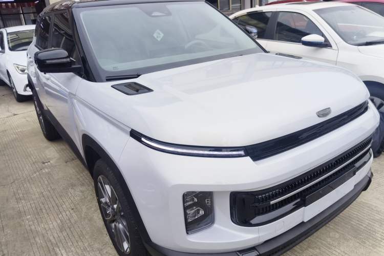 Used Geely Auto icon 2026 Model Chocolate 1.5TD Pure & Refined Edition Front Right 45 Deg