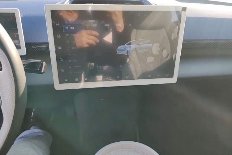 Used ARCFOX Kaola 2023 Family Edition Pro Audio And AC Panel