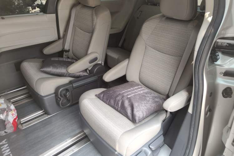 Used Toyota SIENNA 2021 2.5L Hybrid Comfort Edition