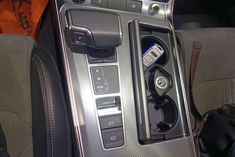 Used Audi A6L 2021 40 TFSI Luxury Dynamic Edition Gear Lever