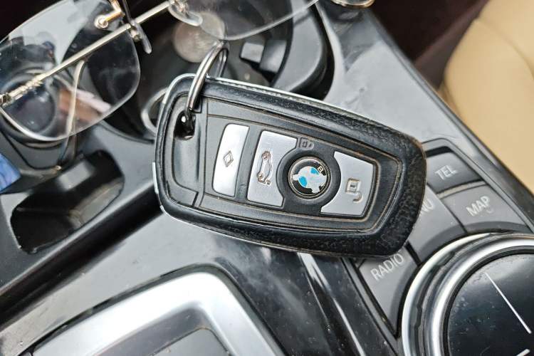 Used BMW 5 Series 2013 525Li Leading Model