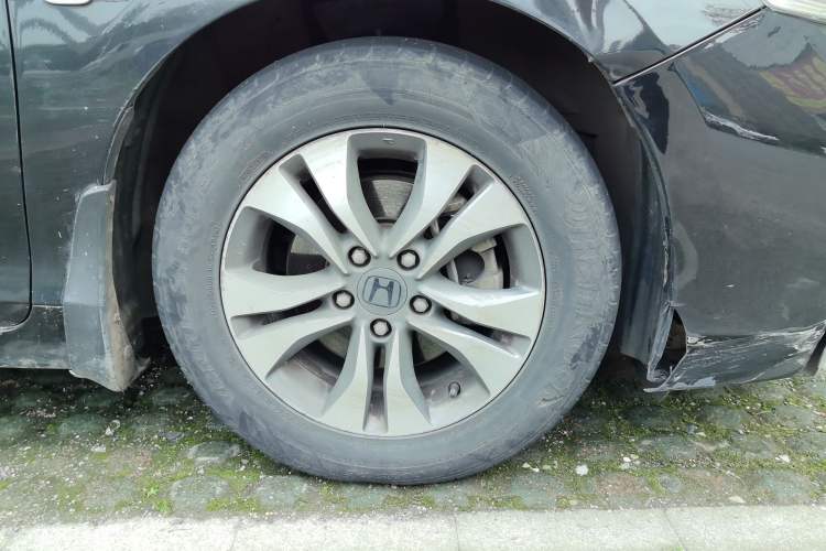 Used Honda Accord 2015 2.0L LXS Elite Edition Right Front Wheel Hub