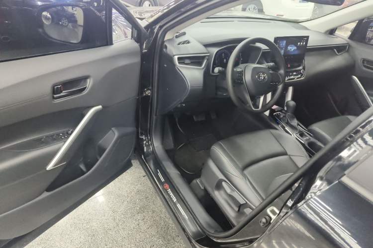 Used Toyota FRONTLANDER 2024 2.0L CVT Elite Plus Edition