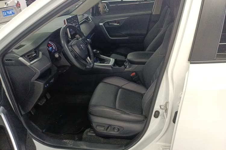 Used Toyota Wildlander 2020 Dual-Engine 2.5L E-CVT Two-Wheel Drive Prestige Edition
