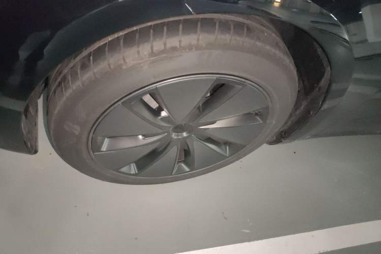 Used Tesla Model 3 2025 Model Revised Rear-Wheel-Drive Version Exterior 4