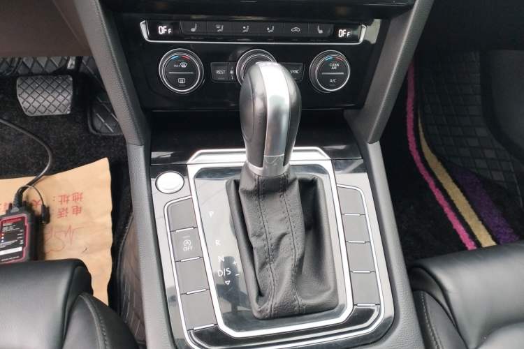 Used Volkswagen Magotan 2019 330TSI DSG Luxury Model China V Standard Gear Lever