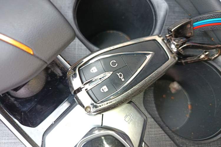 Used CHANGAN UNI-V 2023 1.5T Prestige Model