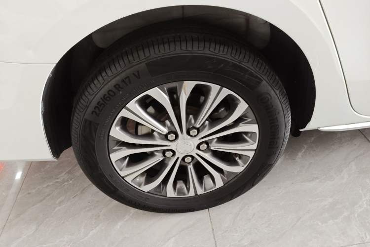 Used Buick GL8 2023 Land Executive Class Smart Enjoyment Model
