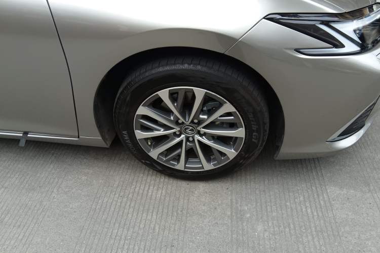Used Lexus ES 2025 200 Premium Edition