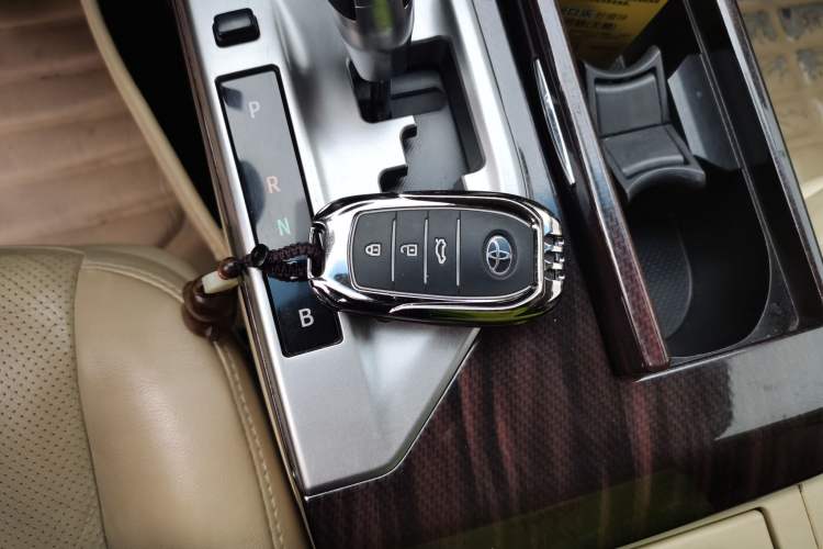 Used Toyota Camry 2015 Dual-Engine 2.5 HG Luxury Navigation Edition Vehicle Key