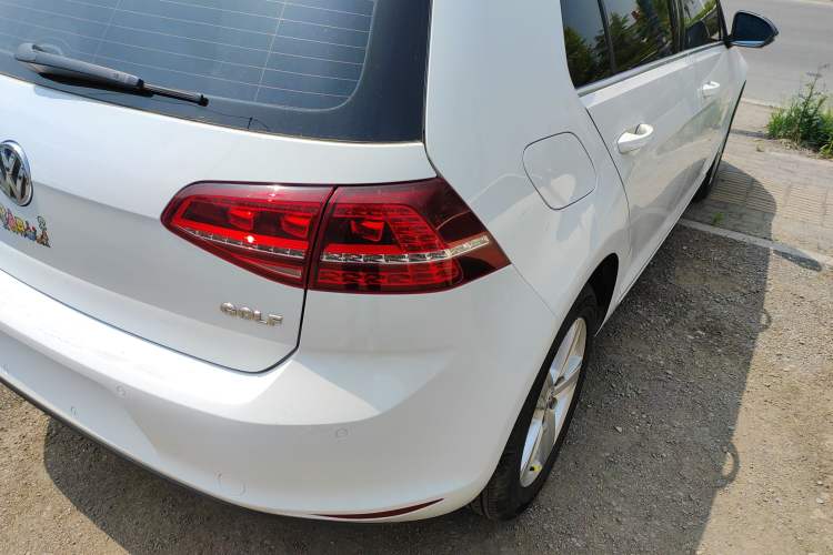 Used Volkswagen Golf 2017 1.6L Automatic Comfort Million-Vehicle Anniversary Edition