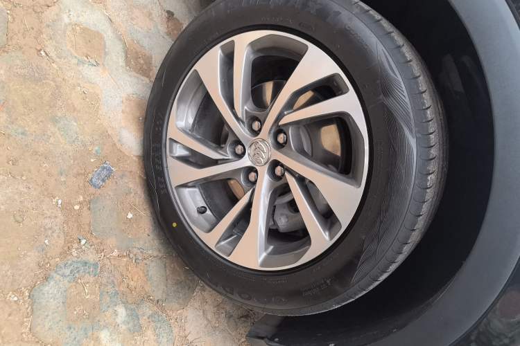 Used Buick Envision 2020 Encore S 652T Two-Wheel Drive Luxury Model
