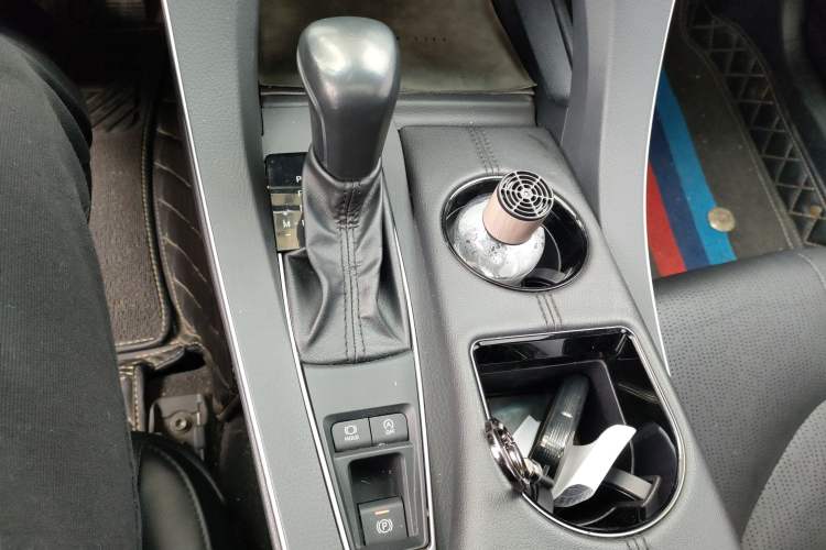 Used Toyota Avalon 2019 2.0L XLE Prestige Version China VI Standard
