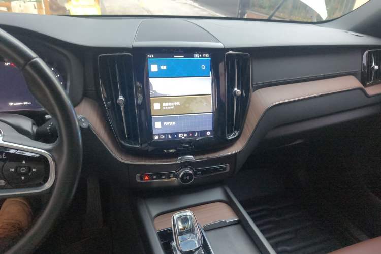 Used Volvo XC60 2022 B5 4x4 Smart Luxury Edition