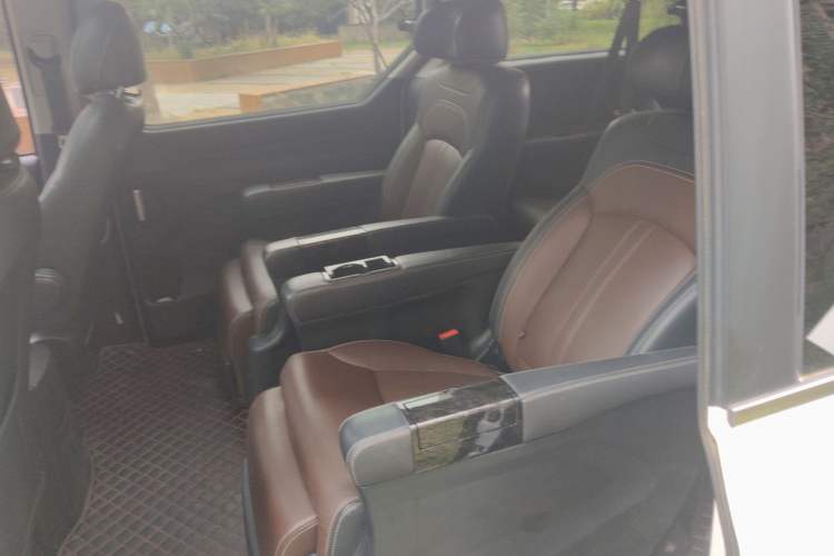 Used SAIC MAXUS G10 2016 2.0T Automatic Flagship Edition