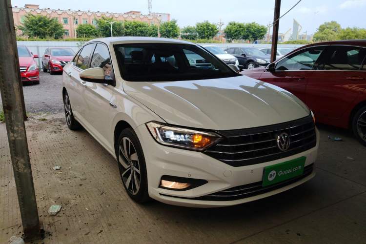 Used Volkswagen Sagitar 2021 280TSI DSG Excellence Edition Front Right 45 Deg