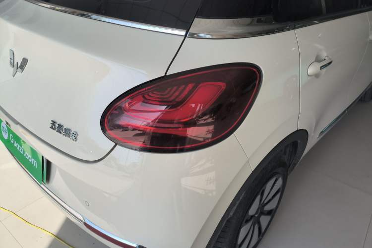 Used Wuling Bingo 2025 410 km Lingxi Deluxe Edition Right Rear Taillight