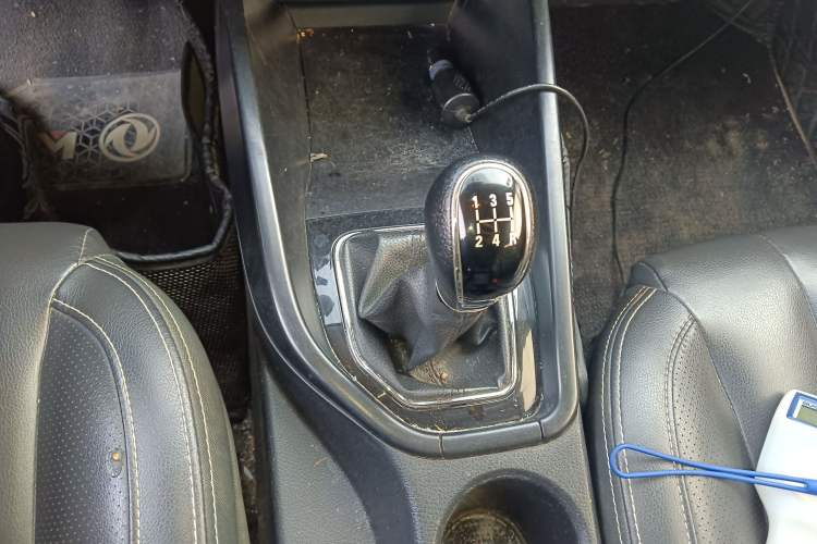 Used Dongfeng Fengon 580 2017 1.8L Manual Comfort Model Gear Lever