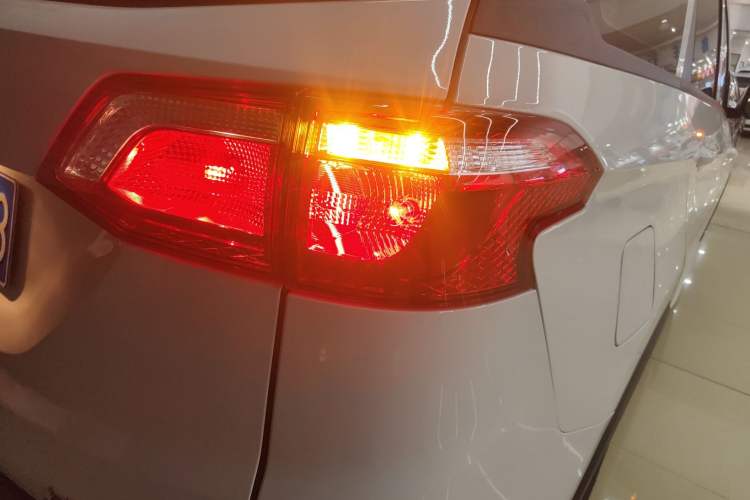 Used Wuling Hongguang S3 2019 1.5L Manual Standard Version China VI Standard
