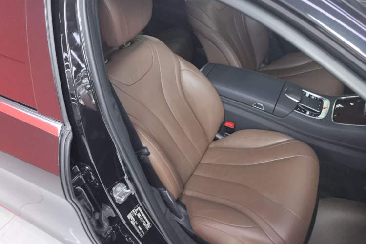 Used Mercedes-Benz S-Class 2020 S 350 L Business Class Ultimate Edition Right Front Seat