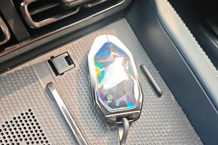 Used Formula Leopard 5 2023 Navigator Edition