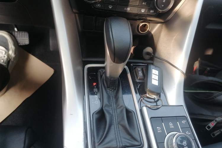 Used Mitsubishi Eclipse Cross 2019 1.5T CVT Two-Wheel Drive Dream Edition China VI Standard Gear Lever