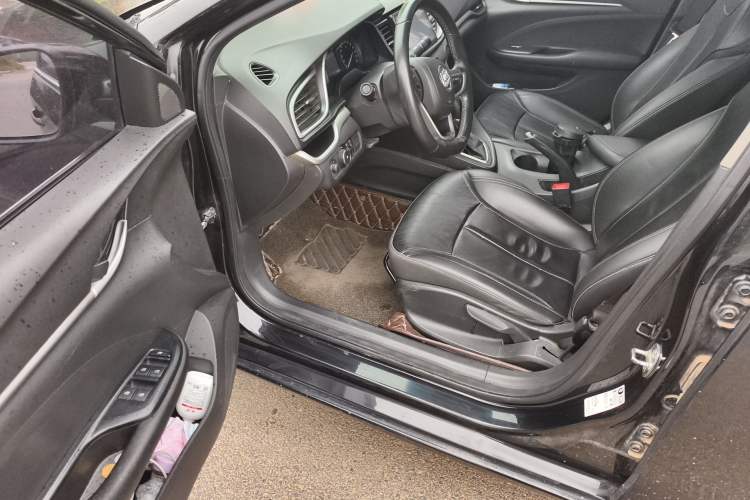 Used Buick GT 2018 18T Automatic Elite Model