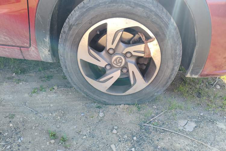 Used Baojun 310 2020 1.2L Manual Comfort Edition Right Front Wheel Hub