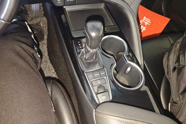 Used Toyota Camry 2018 2.0S FENGSHANG Edition
