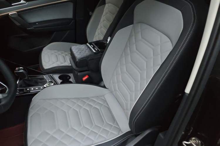 Used Volkswagen Tayron 2024 330TSI Two-Wheel Drive Luxury Plus Advanced Version Left Front Seat