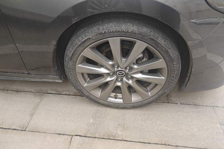 Used Mazda 3 Axela 2020 2.0L Automatic Zhiya Edition Right Front Wheel Hub