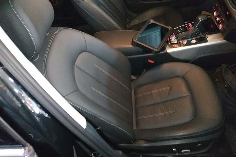 Used Audi A6L 2018 30th Anniversary Edition 35 TFSI Fashion Model Right Front Seat